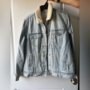 Old Navy Women’s XL Sherpa Lined Denim Jacket